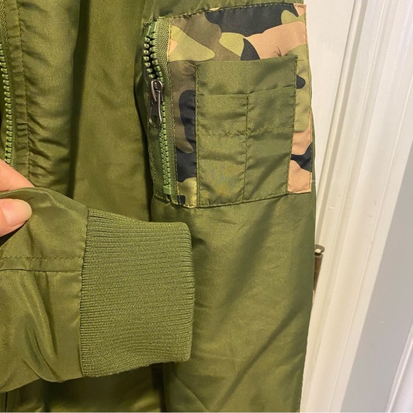 Jacket - Picture 4 of 6